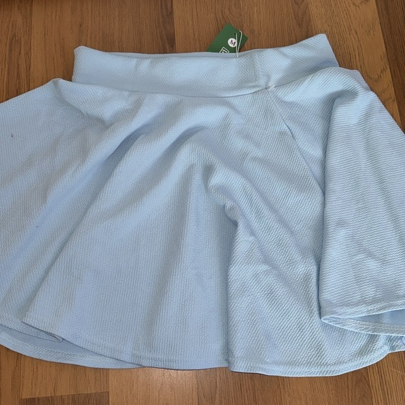 NWT Bundle of 2 Skirts size medium - Picture 6 of 6